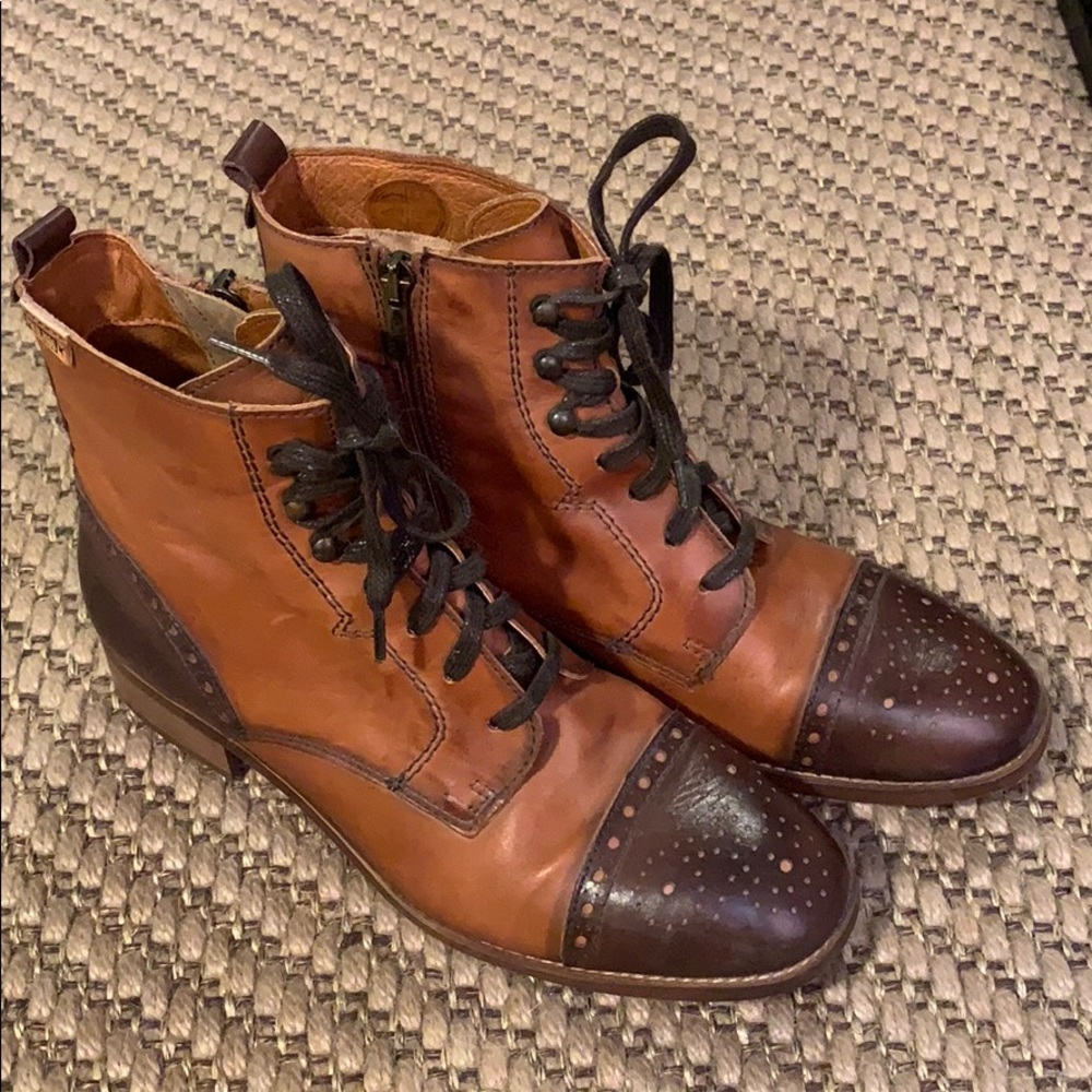 Pikolinos Women’s Boots